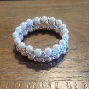 Elegant dual color faux Pearl and Silver sparkle elastic Bracelet
